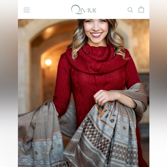 Couture luxury handknit dress made from world’s most exclusive fibre, Qiviuk. - Picture 5 of 13